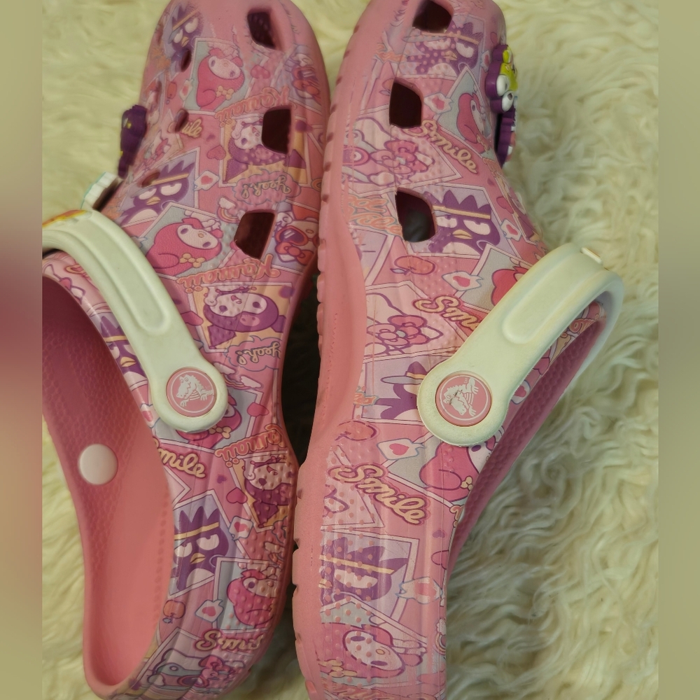 Hello Kitty  Crocs -Pink - Picture 10 of 16